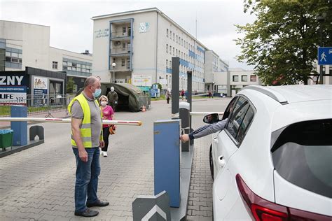 Znowu trzeba płacić za parking przy szpitalu na Czarnowie