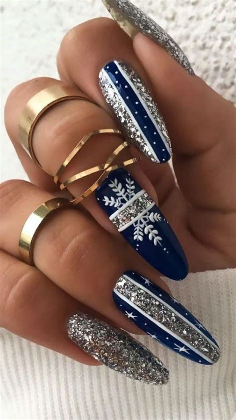 10 Of The Cutest Nail Designs For Christmas 2024 Xmas Nails Winter