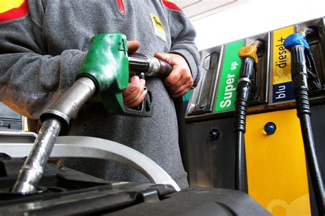 Aumento Prezzi Benzina Si Supera Quota Euro Al Litro