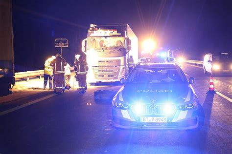 Tödlicher Unfall auf A9 Mann stirbt bei Kollision mit Lkw Bildergalerie