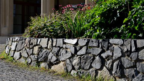 Stone Retaining Walls That Will Look Amazing In Your Yard