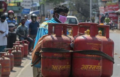 Lpg Price Commercial Kg Lpg Cylinder Prices Slashed By Rs Know