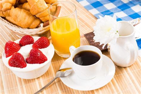 Continental breakfast — Stock Photo © Khakimullin #25241905