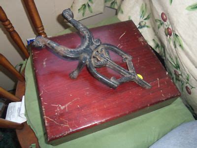 Vintage Old Cast Iron Shoe Stand Puller Antique Price Guide Details Page