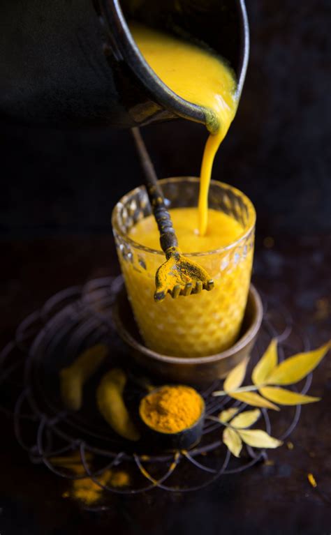 Smoothie z mango i kurkumą przepis Mojegotowanie pl