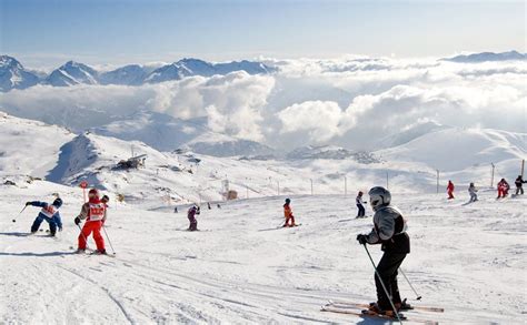 Alpe d'Huez Ski Resort | Alpe d'Huez Skiing Holidays | Ski Solutions