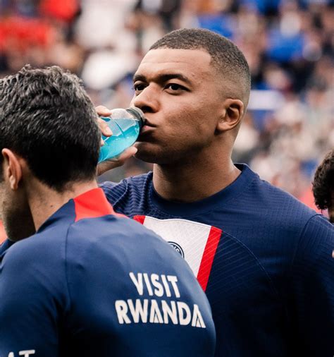 PSG COMMUNITY on Twitter Communiqué de Kylian Mbappé à lAFP qui