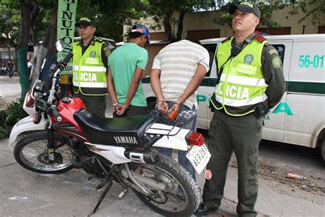 Detenidos En Flagrancia Dos Hombres Cuando Asaltaban A Una Ciudadana En