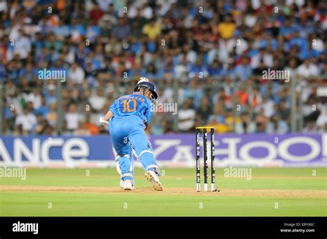 batsman Sachin Tendulkar 2011 ICC World Cup Final Sri Lanka Wankhede Stadium Mumbai Stock Photo ...