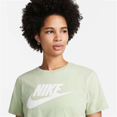 Camiseta Nike Sportswear Essentials Feminina Centauro