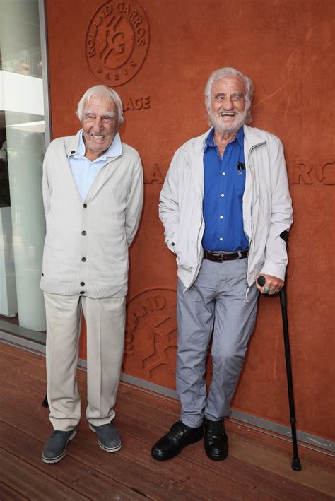 Photo Charles Gérard et Jean Paul Belmondo au village lors des