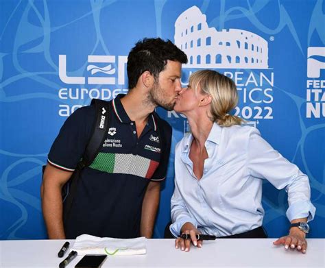 Matteo Giunta E Federica Pellegrini Si Baciano Foto Masi Gmt Gmt