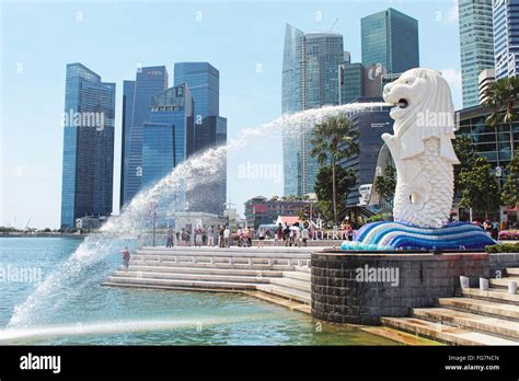 The National Icon Of Singapore Merlion Stock Photo Alamy