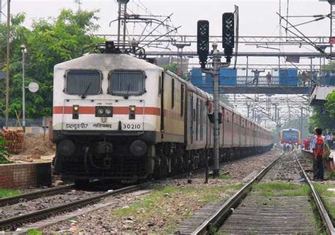 Rajdhani Express trains reach destination after 12 hour-delay | India ...