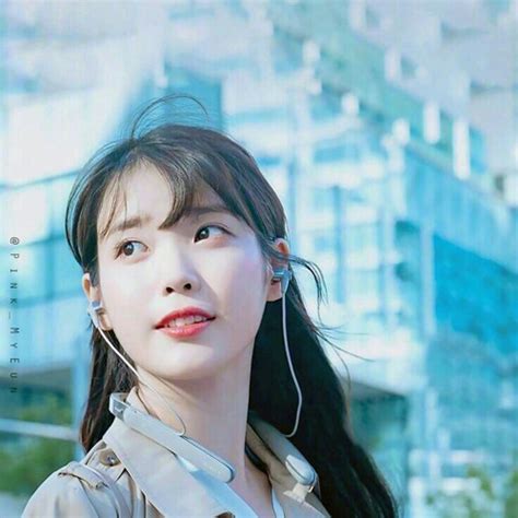 Stream IU Blueming Live Clip 2019 IU Tour Concert Love Poem By