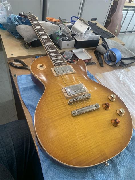 Some New Knobs On The Les Paul Rlespaul