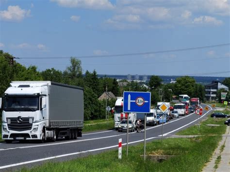 Wypadek w Miłkowie na DK 9 foto Kurier Ostrowiecki