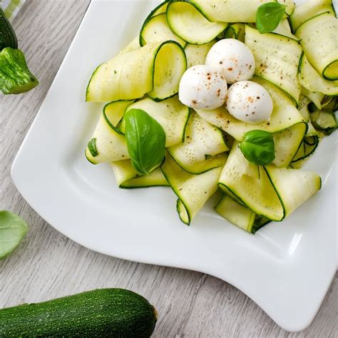 Salade De Courgettes Crues Recette Avec Des Courgettes Crues