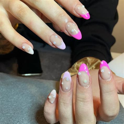 Pearl Nail Art That Are Super Pretty Pink And White Tips With Pearls