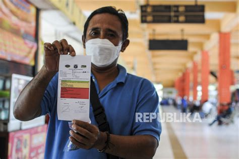 Pemeriksaan Kesehatan Sopir Bus Di Terminal Kampung Rambutan