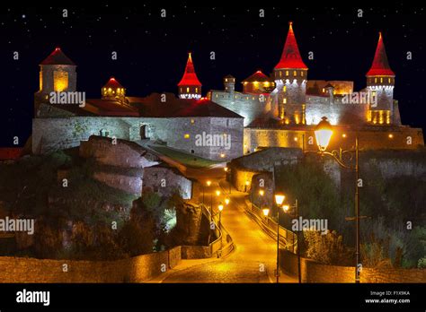 Night view of the Old Castle Stock Photo - Alamy