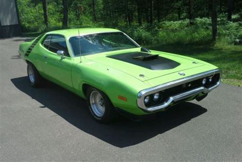 Mopar 1972 72 Plymouth Roadrunner 440 4 Barrel 4 Speed Air Grabber Lime