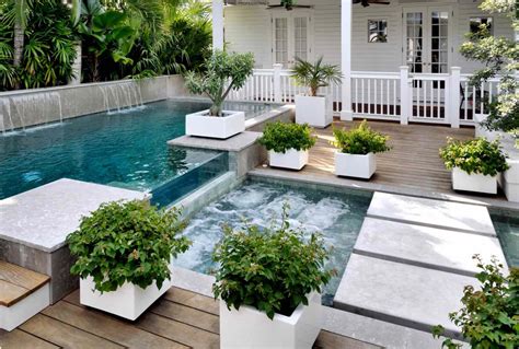 15 Hot Tub And Spa Designs