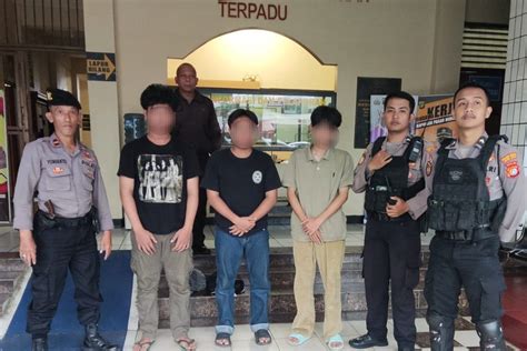 Hendak Tawuran Tiga Remaja Bersenjata Tajam Diciduk Polisi Di Pasar Minggu