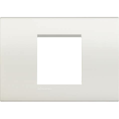 Placa embellecedora Livinglight de color Blanco 2 módulos centrados