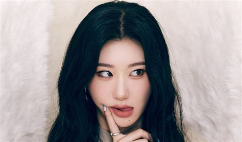 Chaeryeong Itzy Profile K Pop Database