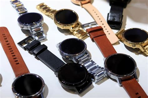 Motorola Launches New Version of Smartwatch - NBC News