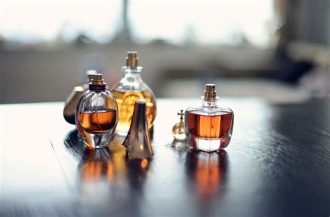 6 حيل تجعل رائحة العطر تدوم طويلا في الصيف