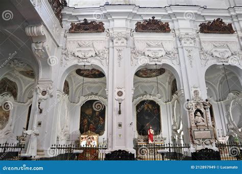 Napoli Cappelle Di Sinistra Nella Chiesa Di Santa Maria Di