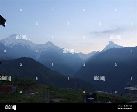 Himalaya sunrise hi-res stock photography and images - Alamy