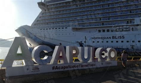 Llega el crucero Norwegian Bliss a Acapulco con más de 5 mil pasajeros