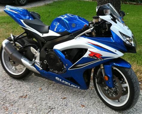 Buy Blue And White GSX R 600 On 2040 Motos