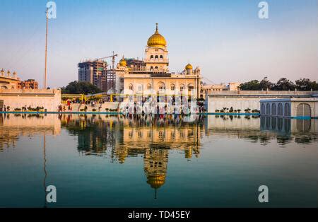 Sri Bangla Sahib Gurdwara (Sikh Temple), New Delhi, India, Asia Stock Photo: 249027828 - Alamy