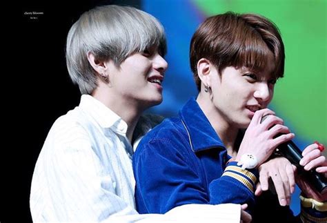 Vkook Being Cute At Fansign🐰🐯💕 Armys Amino