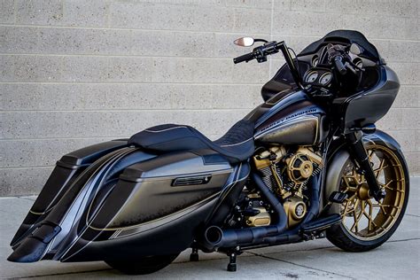 2019 HARLEY DAVIDSON ROAD GLIDE CUSTOM THE BLACKBIRD FAT 21 HOT