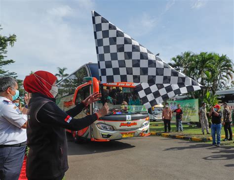 Pertama Kali Gubernur Khofifah Berangkatkan Mudik Gratis Dari Jakarta