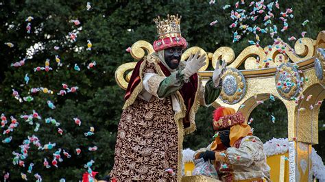 Los Reyes Magos Reparten Ilusi N En Las Calles De Andaluc A