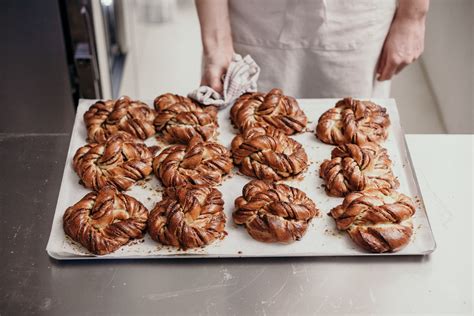 How to Make Circus Bakery's Cinnamon Rolls at Home | Epicurious