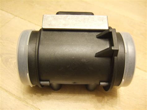 Mass Air Flow Sensor Meter Maf Bosch Fits Saab