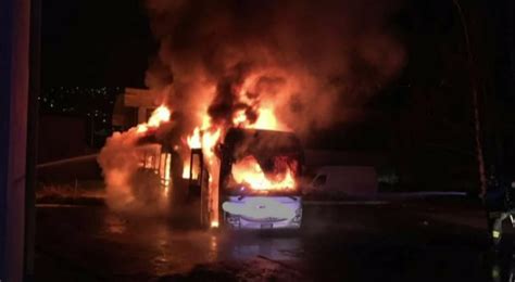 Autobus In Fiamme A Saint Christophe