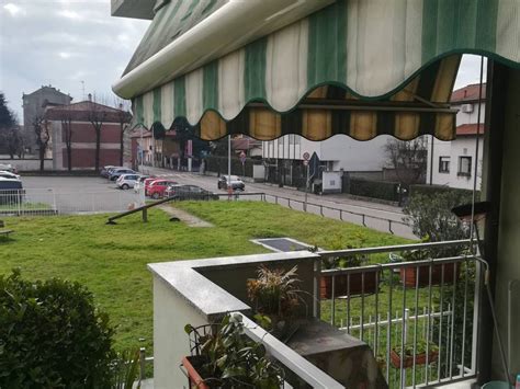 Vendita Appartamento Bareggio Trilocale In Via Monza Buono Stato