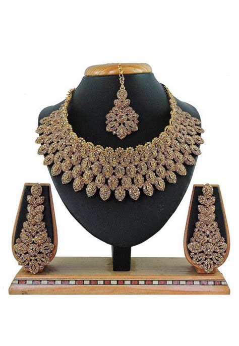 Stone Studded Choker Necklace Set Jnv