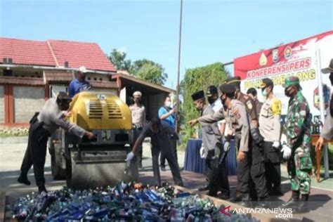 Polres Tabalong Musnahkan Ribuan Botol Minuman Keras Antara News