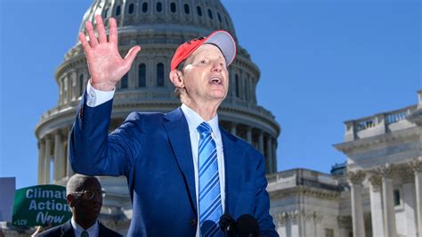 Democrat Senator Ron Wyden Blocks Bill Banning Products Made From Slave