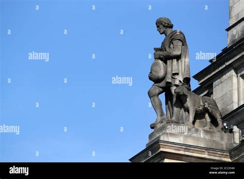 Sculpture At The Reichstag Stock Photo Alamy