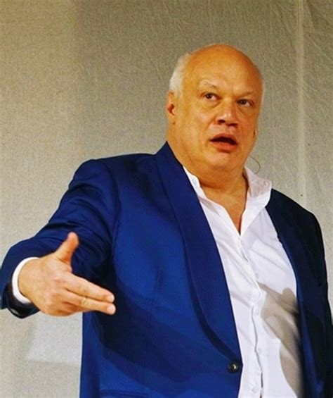 Френският писател и драматург Ерик-Еманюел Шмит: Ален Делон и Белмондо ...